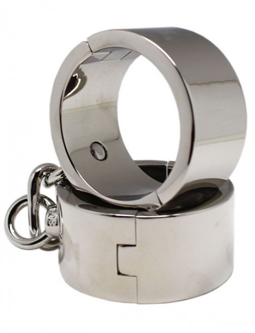 Серебристые гладкие металлические наручники с ключиком